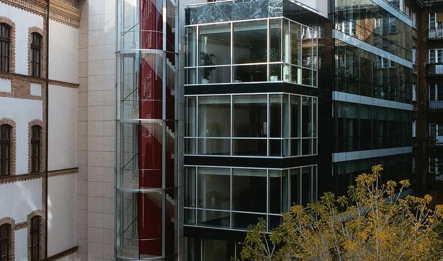 Iroda Honvéd Center New