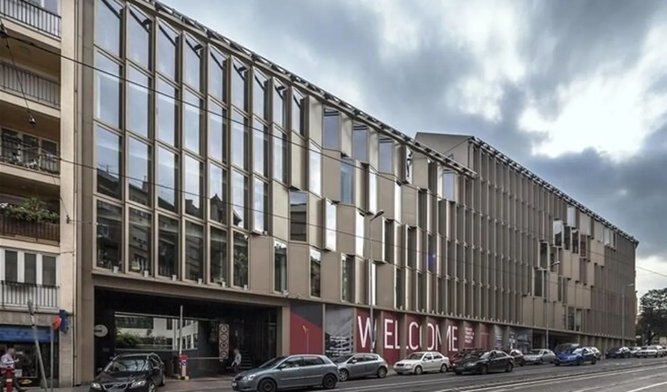 Iroda Krisztina Palace