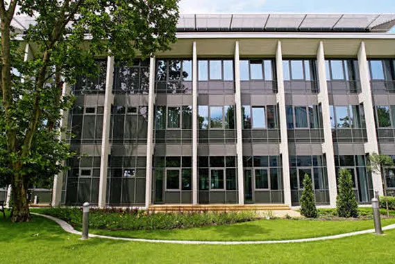 Iroda Stefánia Park