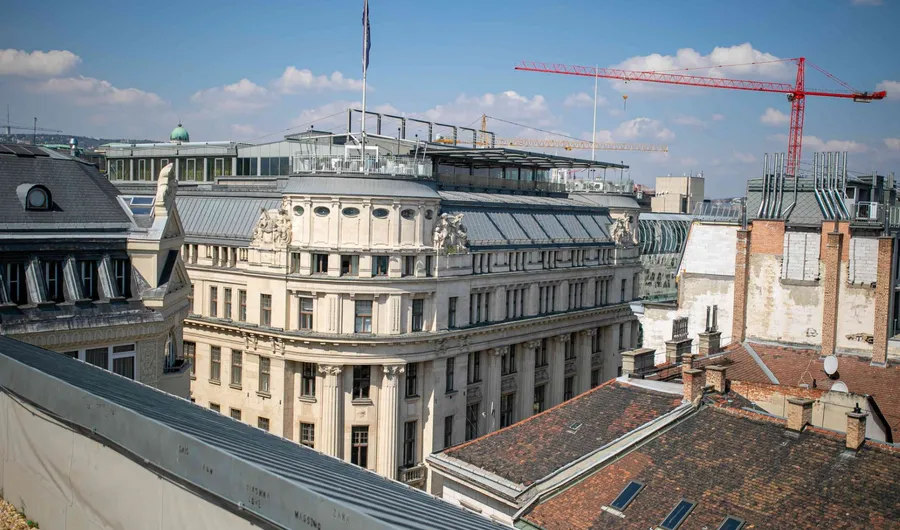 Iroda Kristóf Square Office Building