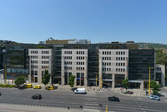 Iroda MOM Park Offices