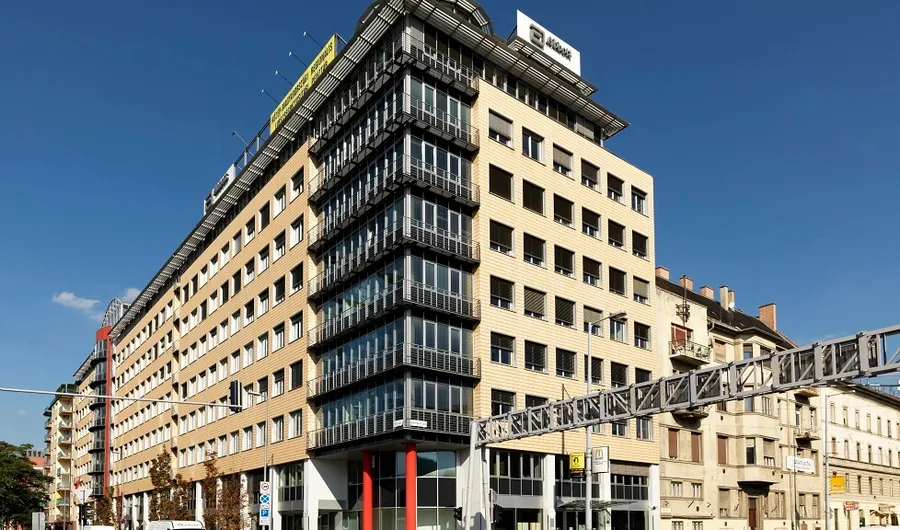 Iroda myhive Thirteen Globe