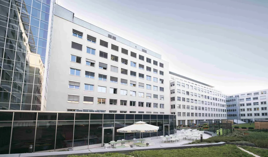 Iroda myhive Thirteen Globe