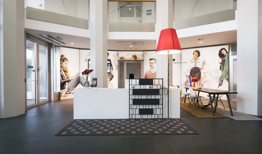 Iroda myhive Thirteen Globe