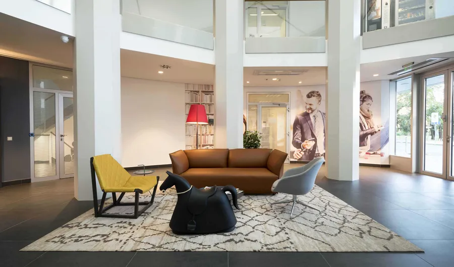 Iroda myhive Thirteen Globe