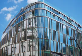 Iroda Szervita Square Building