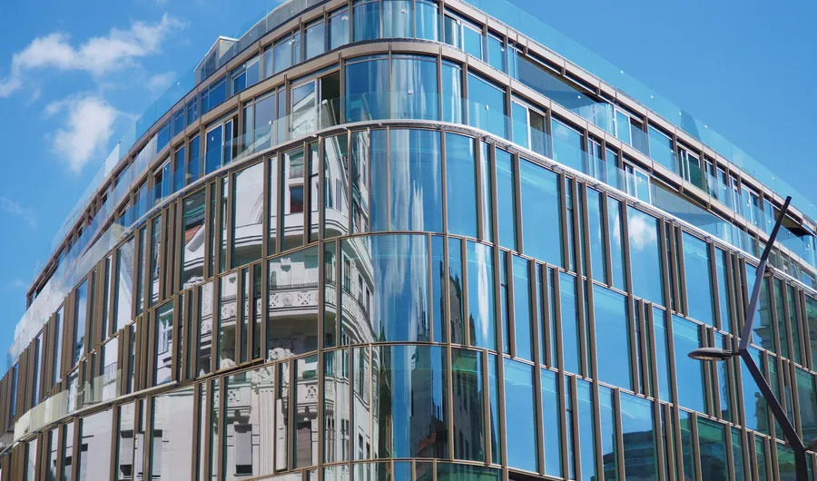 Iroda Szervita Square Building