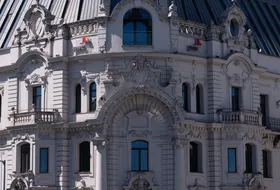 Iroda Eiffel Palace